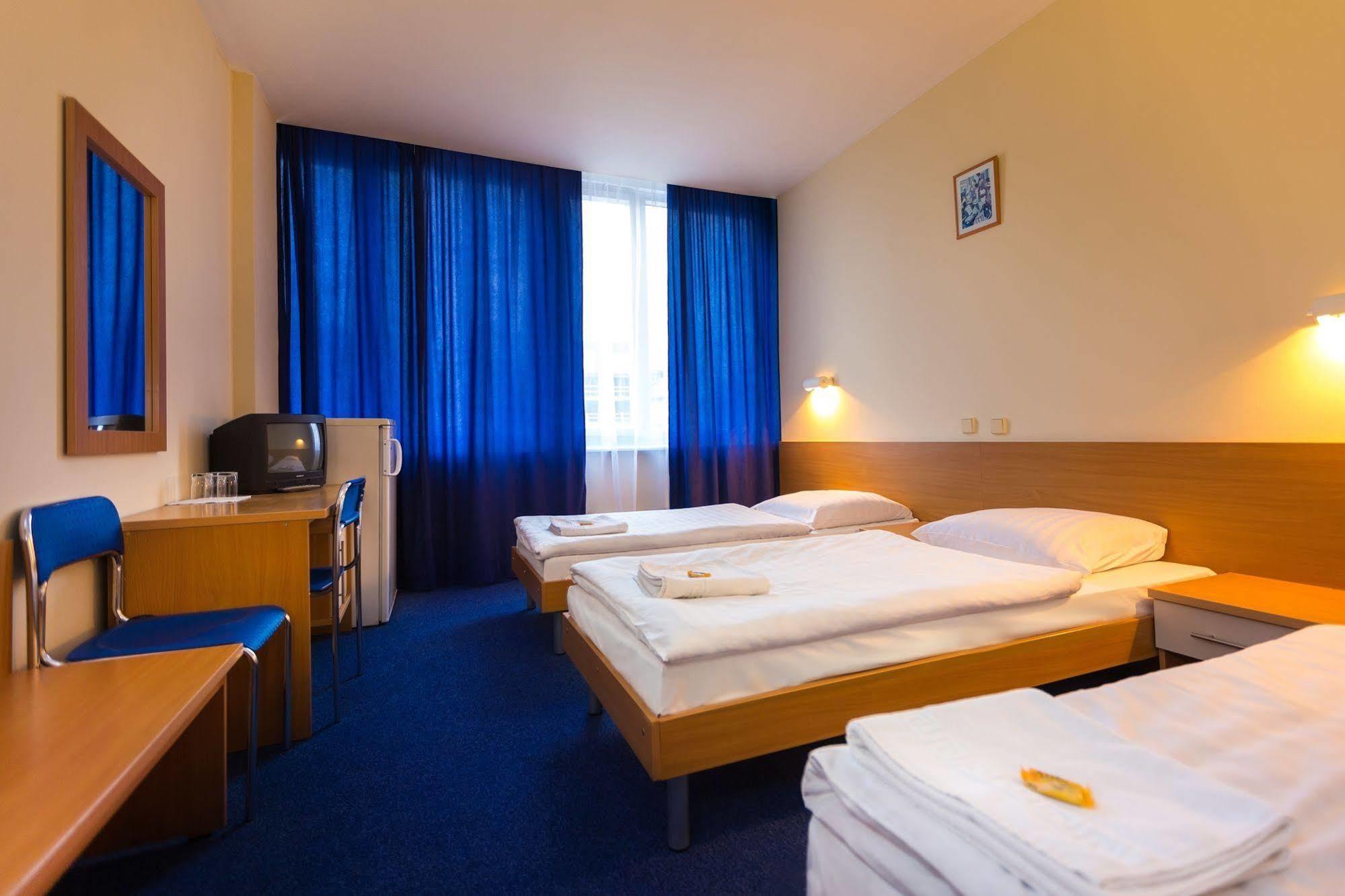 Dom Turystyczny Indigo Hostel Krasków Exterior foto